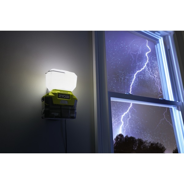18V ONE+™ EVERCHARGE™ AREA LIGHT KIT 
